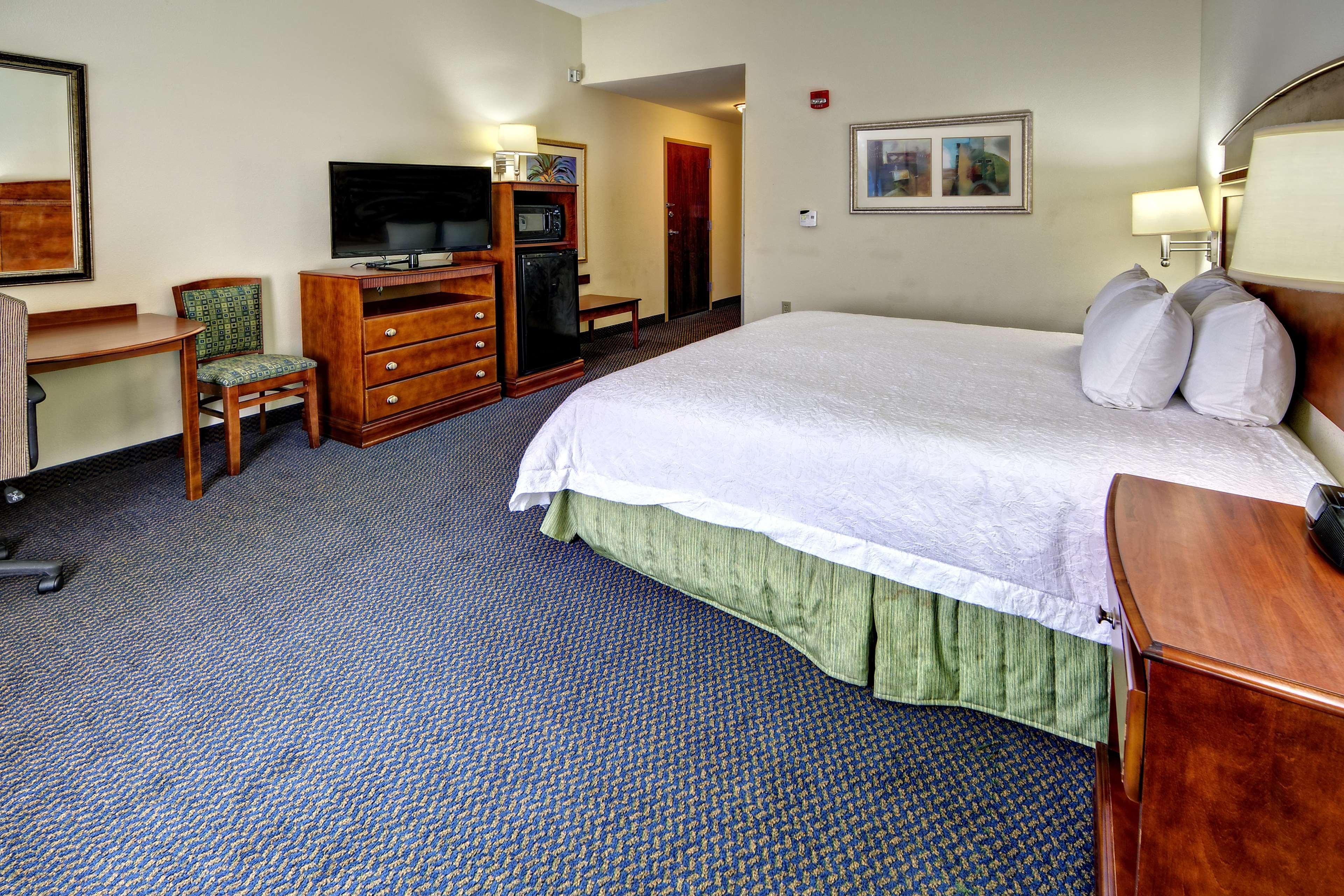Hampton 3*